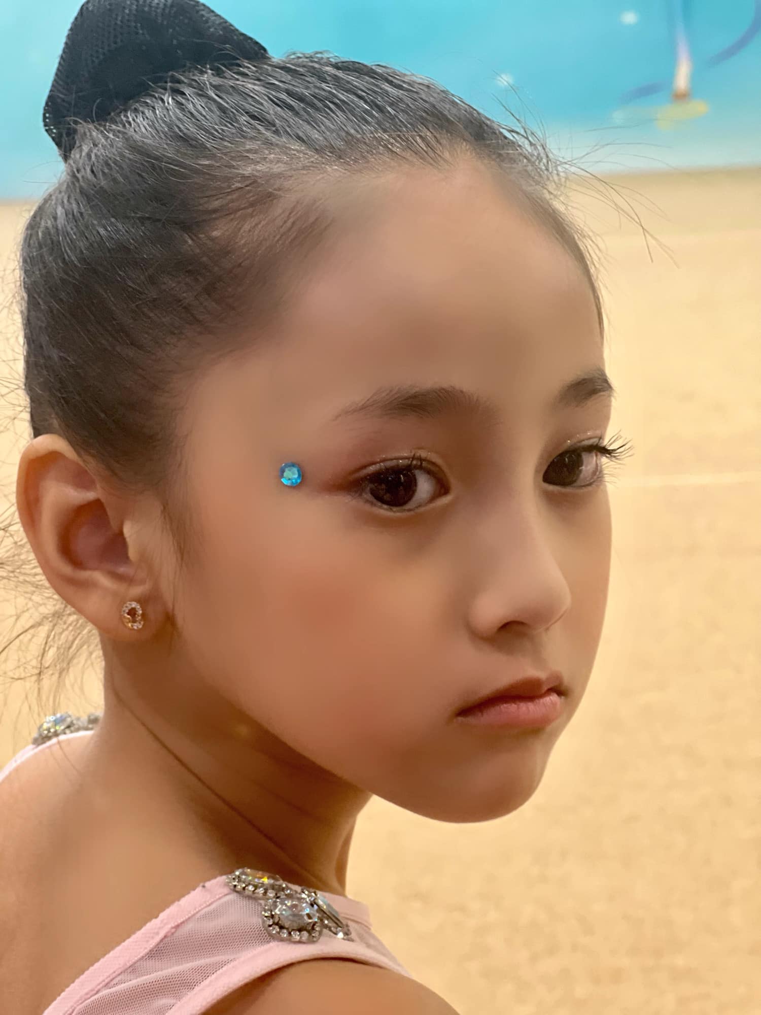 Hà Kiều Anh đưa con gái 7 tuổi đi học thể dục dụng cụ,  - Ảnh 8