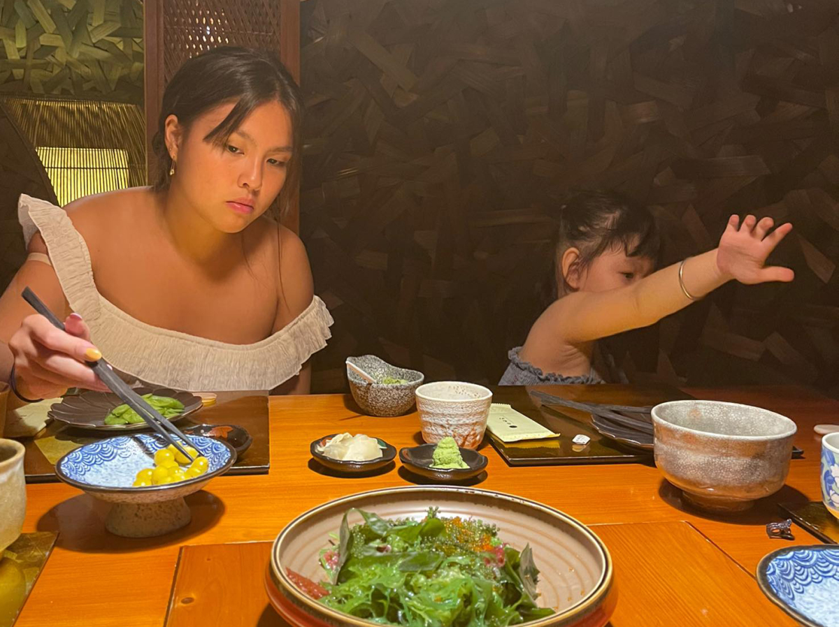 Phượng Chanel lần đầu tiết lộ khuôn mặt con gái cùng Quách Ngọc Ngoan - Ảnh 2