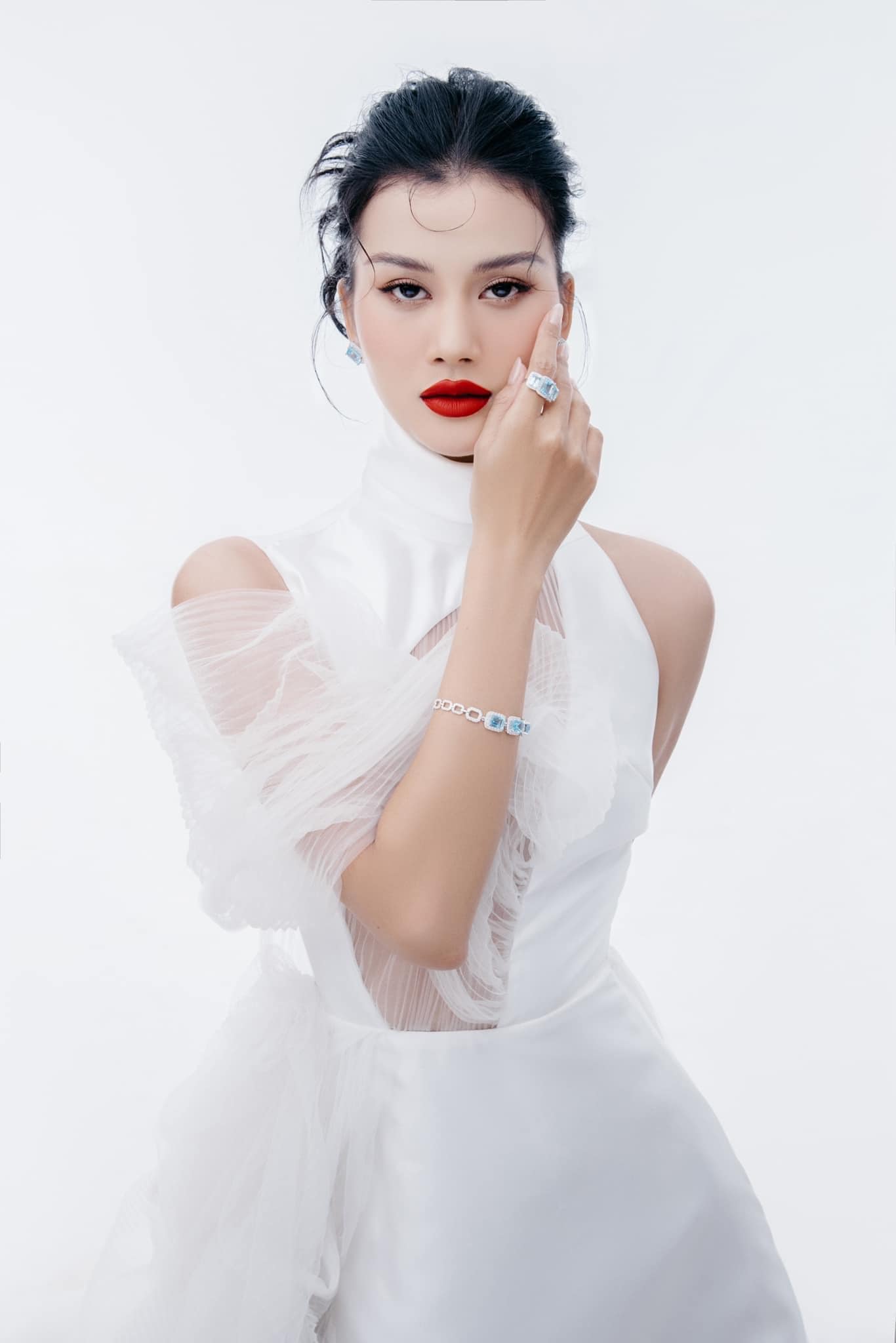 Hương Ly đem váy từ giấm ăn tới đêm Bán kết Miss Universe Vietnam 2022 - Ảnh 1