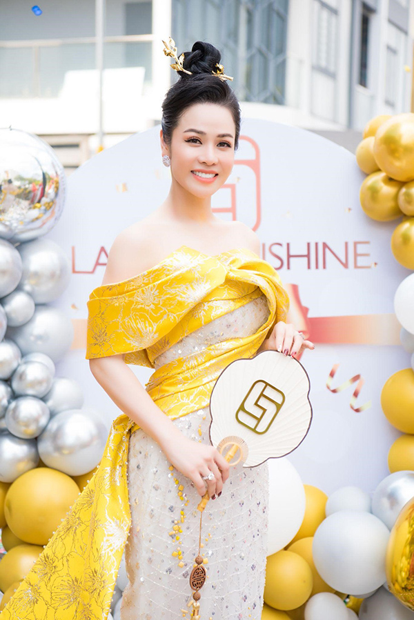 Nhật Kim Anh là ai? - Ảnh 18