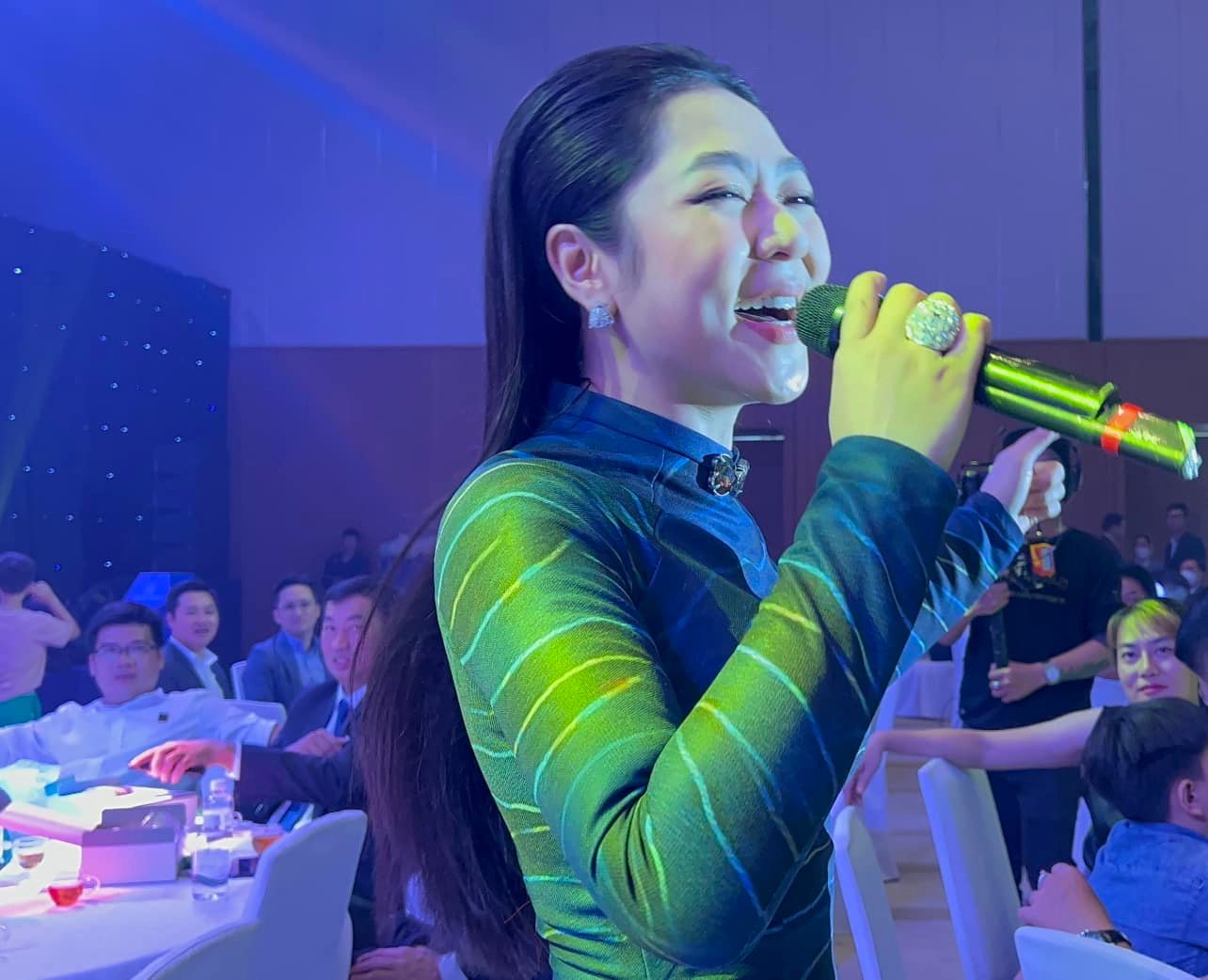 Phản ứng của bố đẻ Hà Thanh Xuân khi con gái lấy 