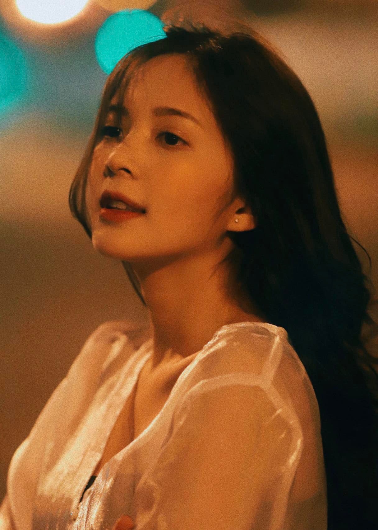 Nhan sắc ngọt ngào, quyến rũ của hot girl cao 1m53 đóng 