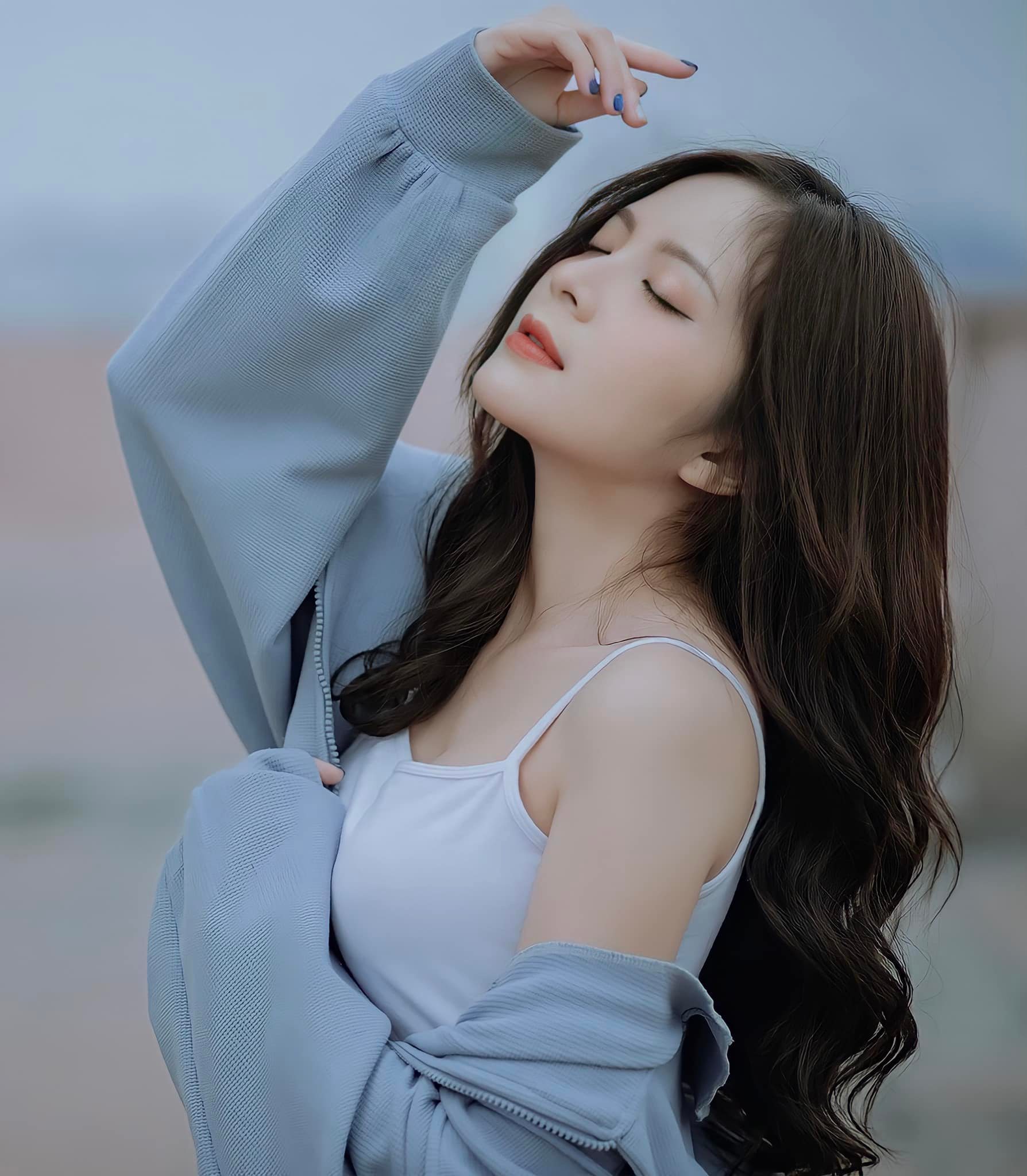 Nhan sắc ngọt ngào, quyến rũ của hot girl cao 1m53 đóng 