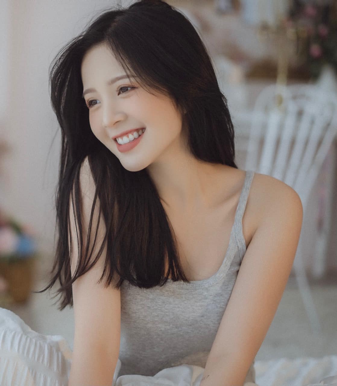 Nhan sắc ngọt ngào, quyến rũ của hot girl cao 1m53 đóng 