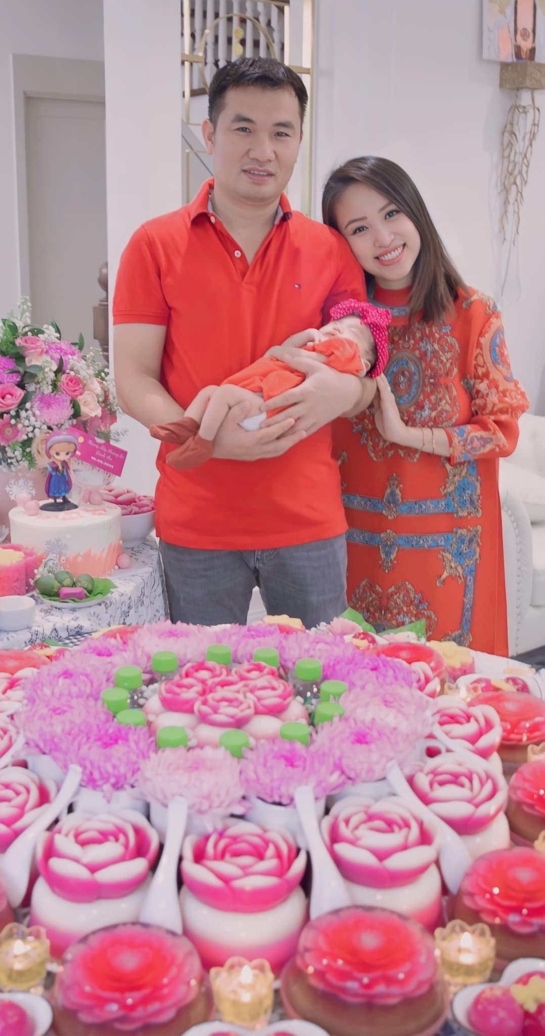 Vân Hugo lả đi vì chăm con, ông xã thức đêm bế con cho vợ ngủ - Ảnh 5