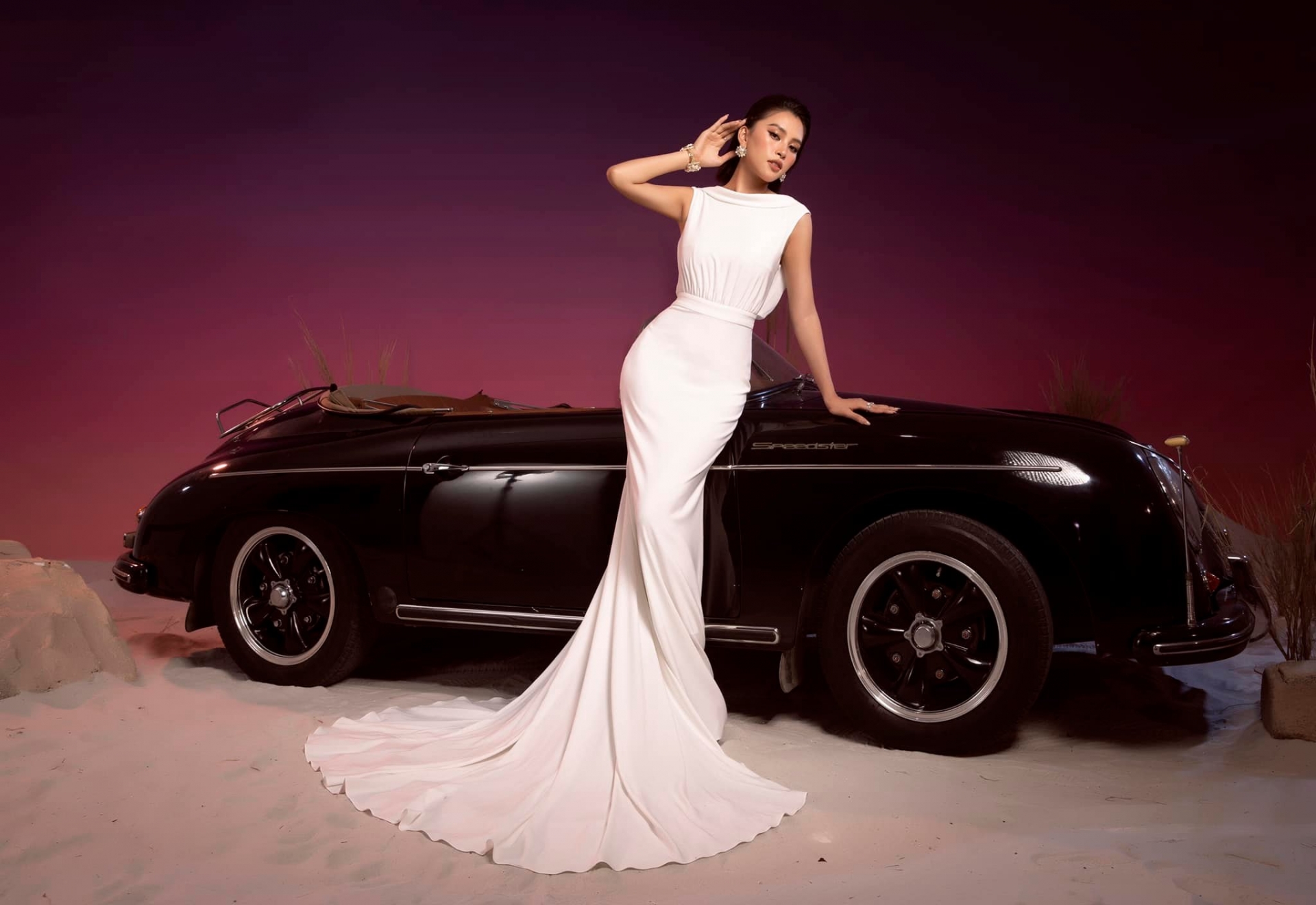 Sánh đôi bên Vĩnh Thụy, Tiểu Vy bị chê 