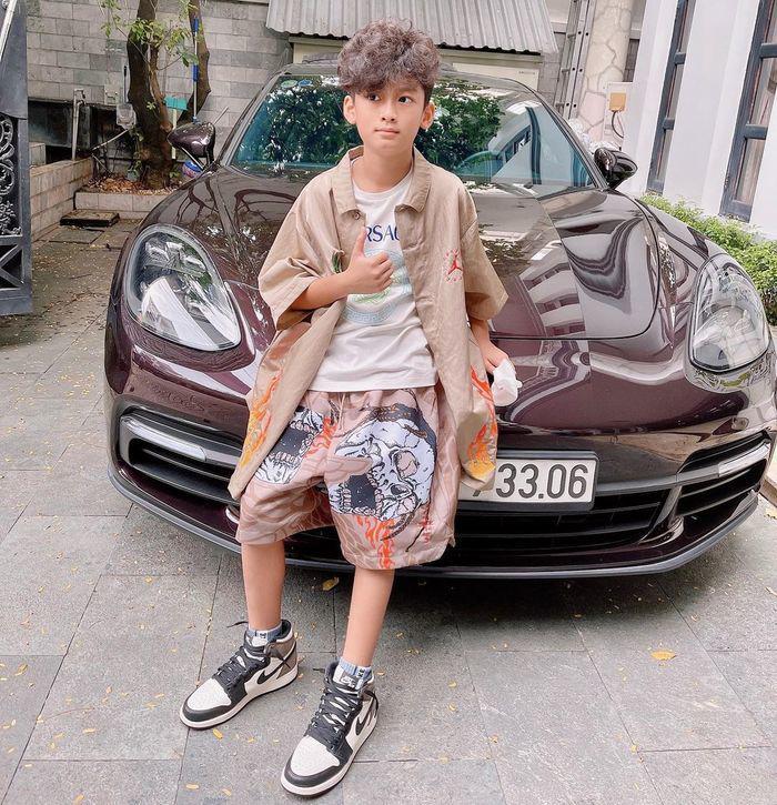 Lệ Quyên đưa con trai đi shopping, hào hứng khi quý tử toàn chọn những đồ đắt những tiệm - Ảnh 2