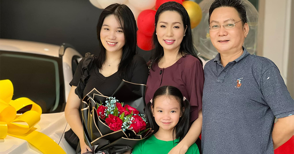 Con gái Trịnh Kim Chi: Học RMIT, cao 1m72, sống chuẩn "rich kid"