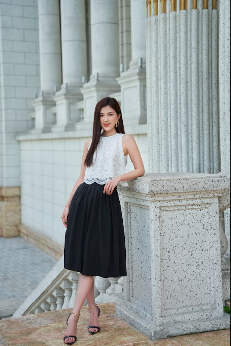 Lương Thanh khoe nhan sắc thăng hạng với phong cách nữ tính ngày hè - Ảnh 11