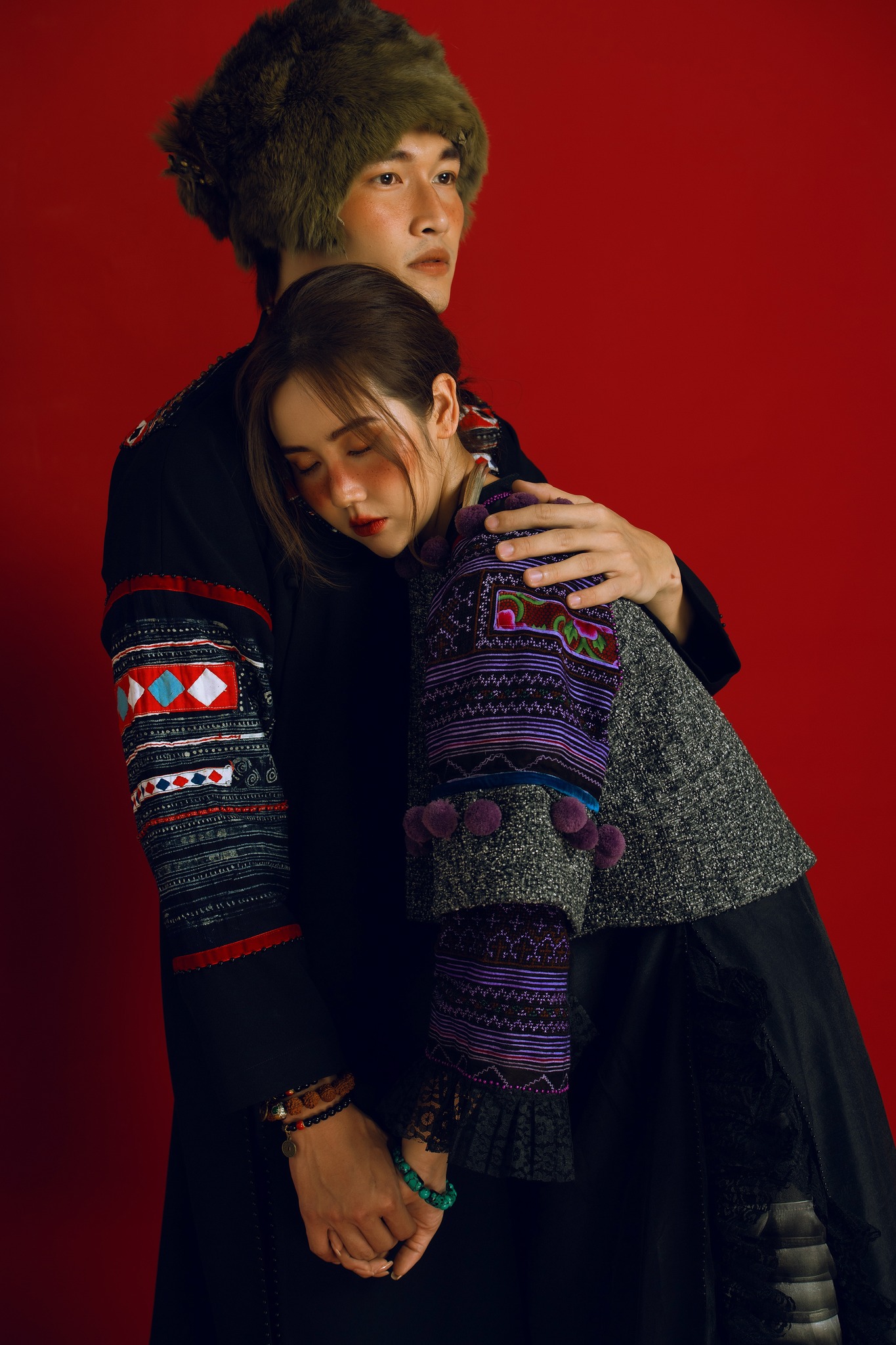 Sau màn cầu hôn lung linh, Đình Tú tung loạt ảnh cưới 