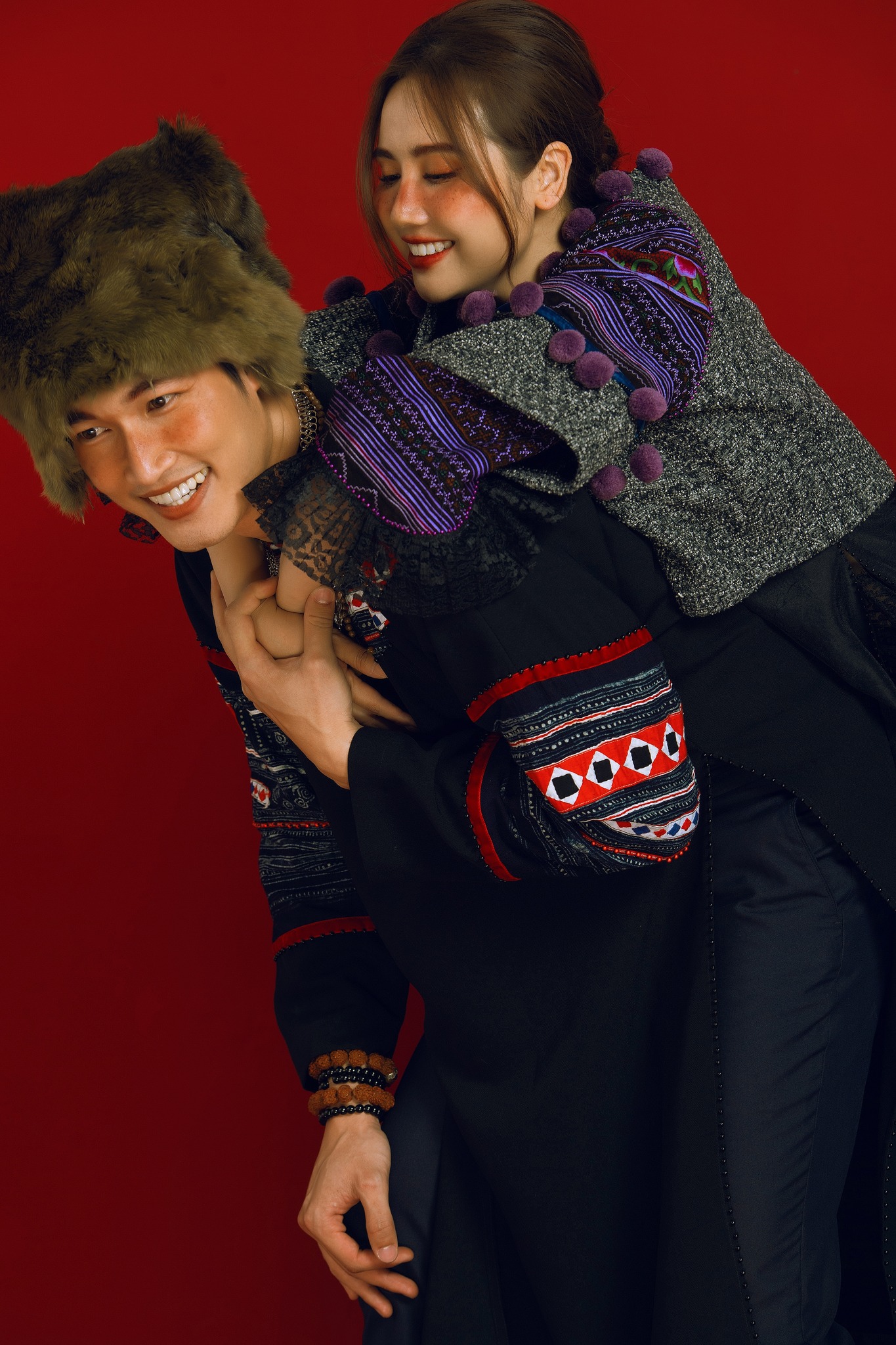 Sau màn cầu hôn lung linh, Đình Tú tung loạt ảnh cưới 