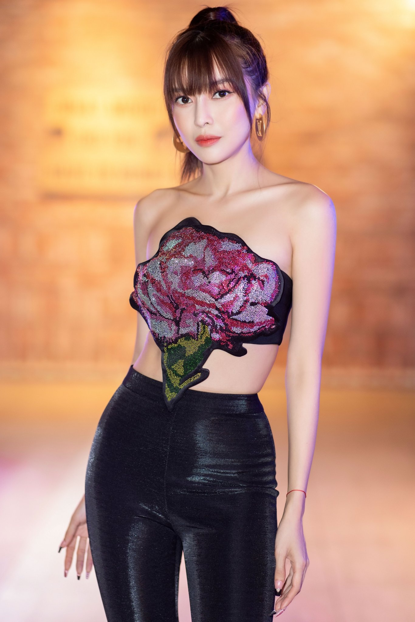 Cao Thái Hà - Ảnh 1