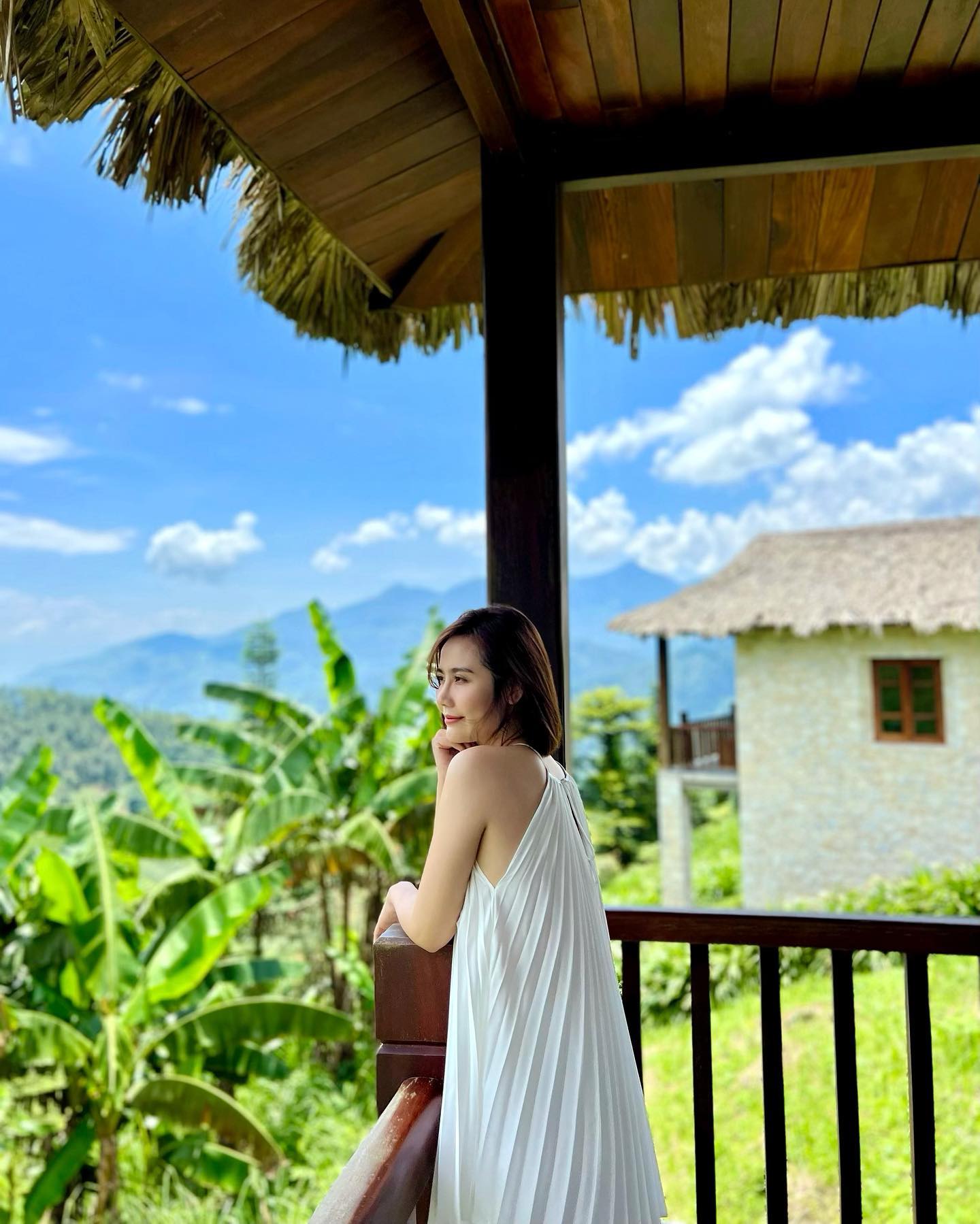 Huyền Lizzie thoải mái đi du lịch giữa ồn ào của bạn diễn, khoe vẻ thướt tha tuổi 32 - Ảnh 2