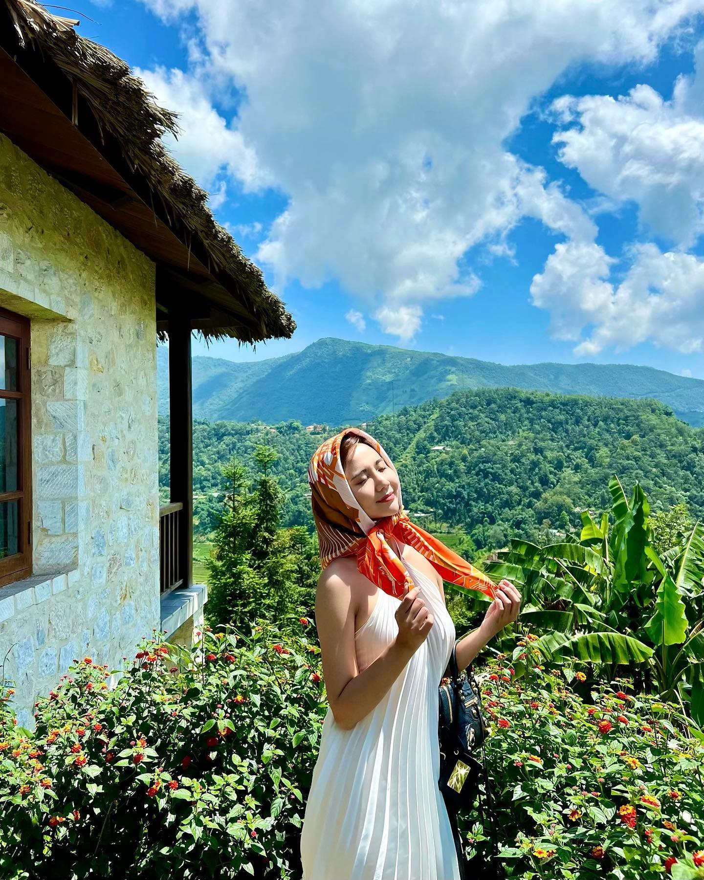 Huyền Lizzie thoải mái đi du lịch giữa ồn ào của bạn diễn, khoe vẻ thướt tha tuổi 32 - Ảnh 3