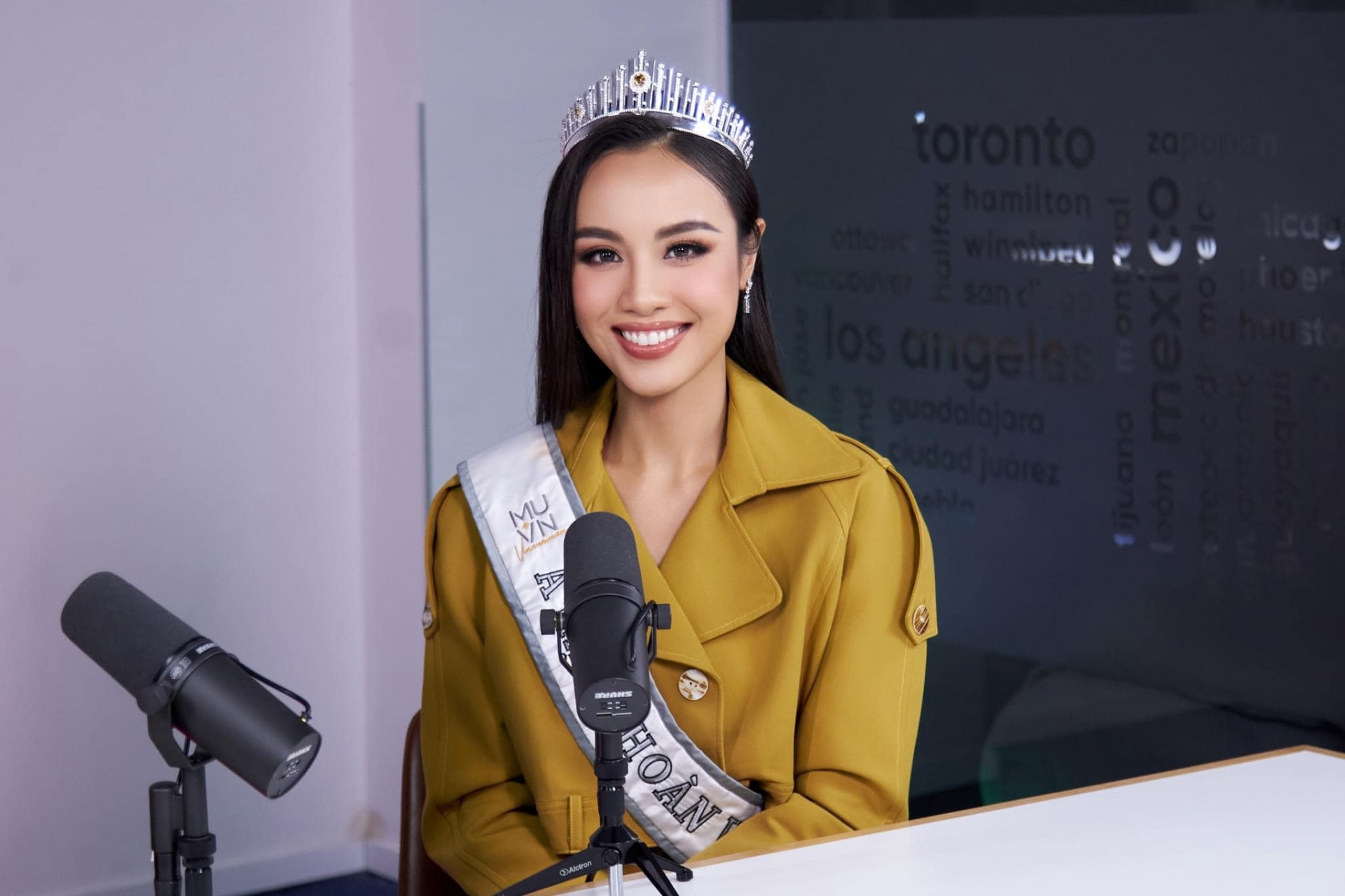 Á hậu Thủy Tiên - Ảnh 2