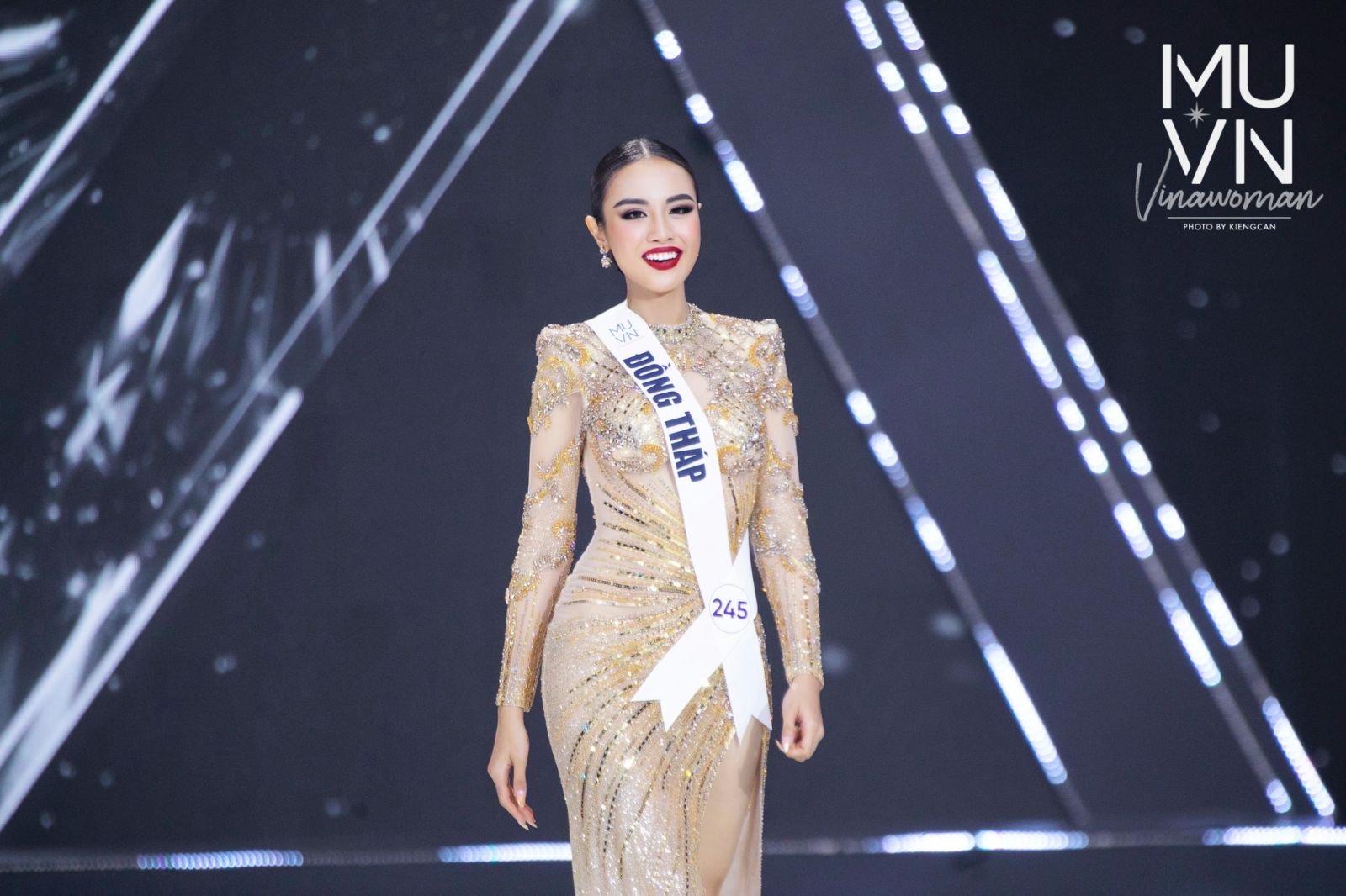 Á hậu Thủy Tiên - Ảnh 5