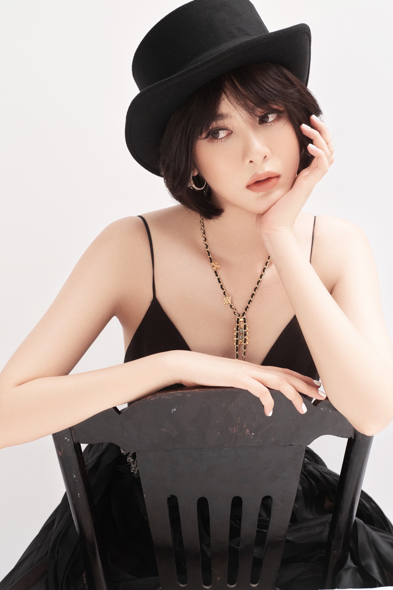 Mỹ nhân người Tày được H'Hen Niê khen ngợi tại Hoa hậu các Dân tộc Việt Nam 2022 - Ảnh 13