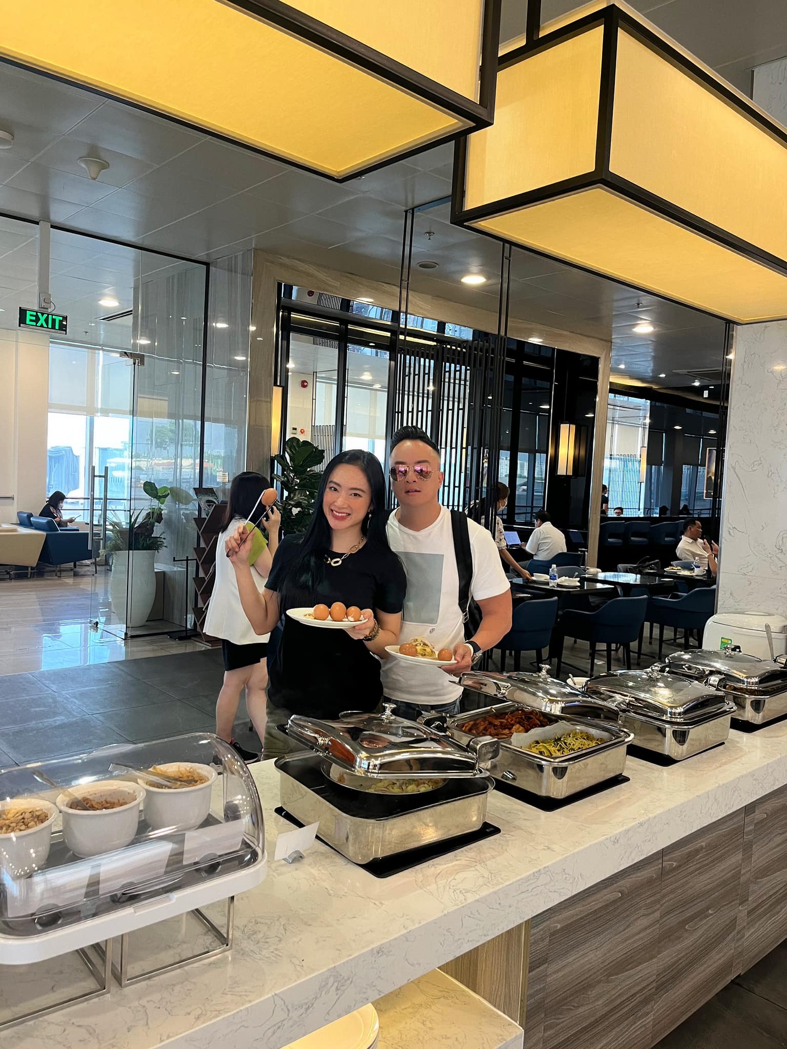 Angela Phương Trinh đi du lịch cùng mẹ con Cao Thái Sơn - Ảnh 1