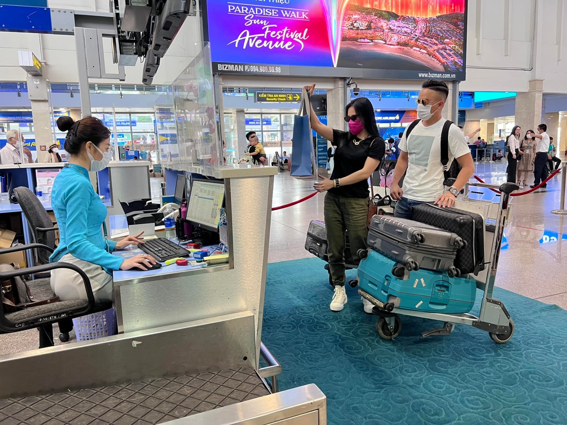 Angela Phương Trinh đi du lịch cùng mẹ con Cao Thái Sơn - Ảnh 4