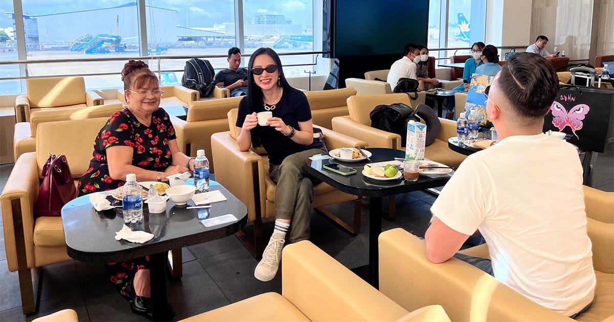 Angela Phương Trinh đi du lịch cùng mẹ con Cao Thái Sơn