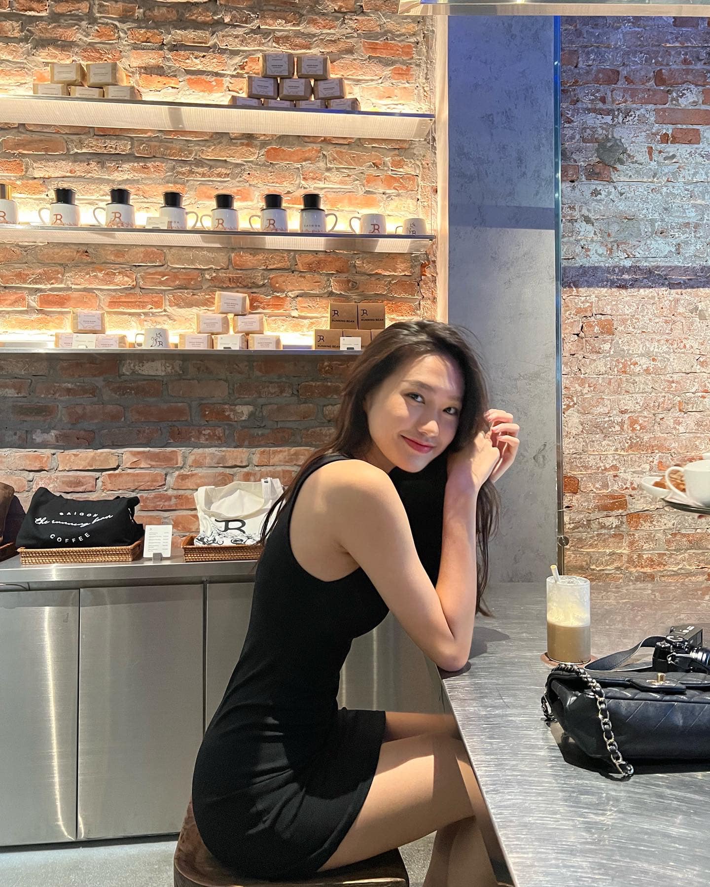 Doãn Hải My khoe loạt ảnh thời bé: Xinh như hoa hậu, chuẩn con nhà giàu - Ảnh 1