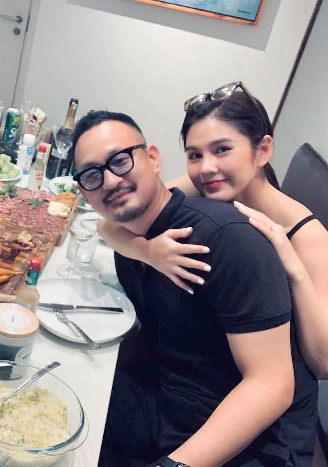 MC Thu Hoài tăng cân thấy rõ, bạn bè nô nức vào chúc mừng đã mang bầu con đầu lòng - Ảnh 2