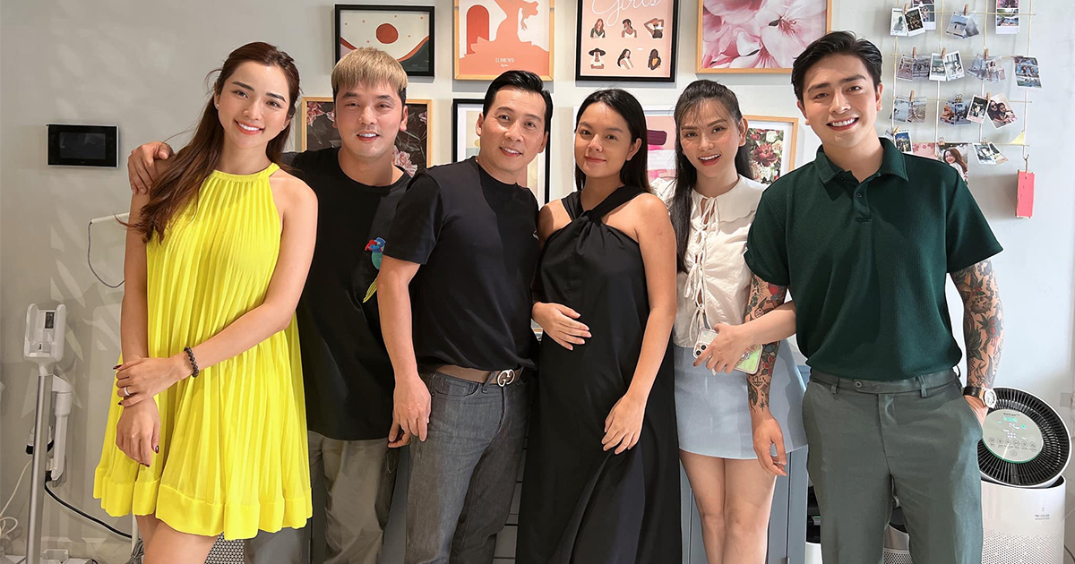 Phạm Quỳnh Anh lần đầu lộ diện sau khi sinh con thứ 3, nhan sắc ra sao? 