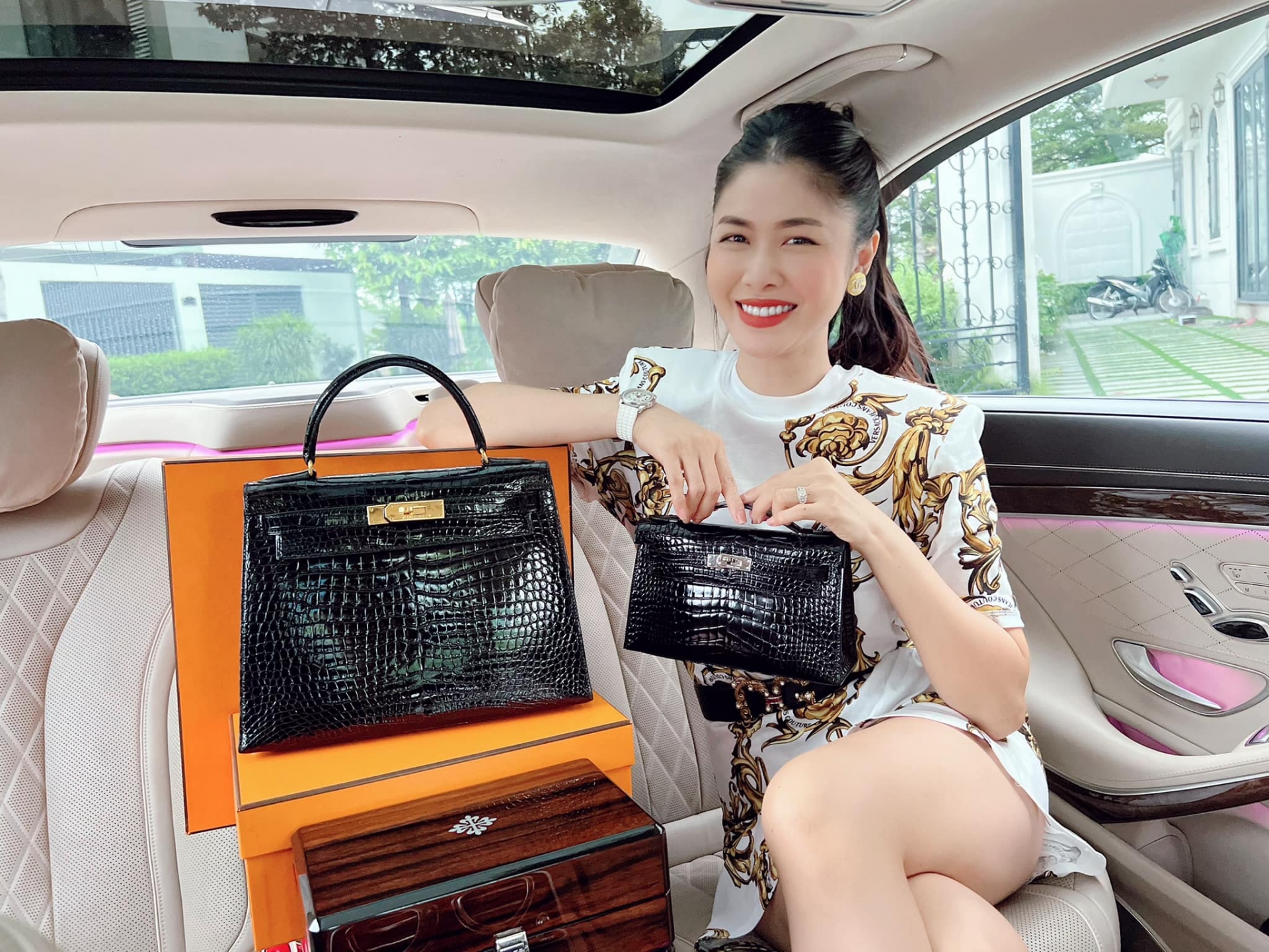 Vợ Đăng Khôi sung sướng khi được chồng tặng đồng hồ xa xỉ, túi hiệu hơn 5 tỷ đồng - Ảnh 6