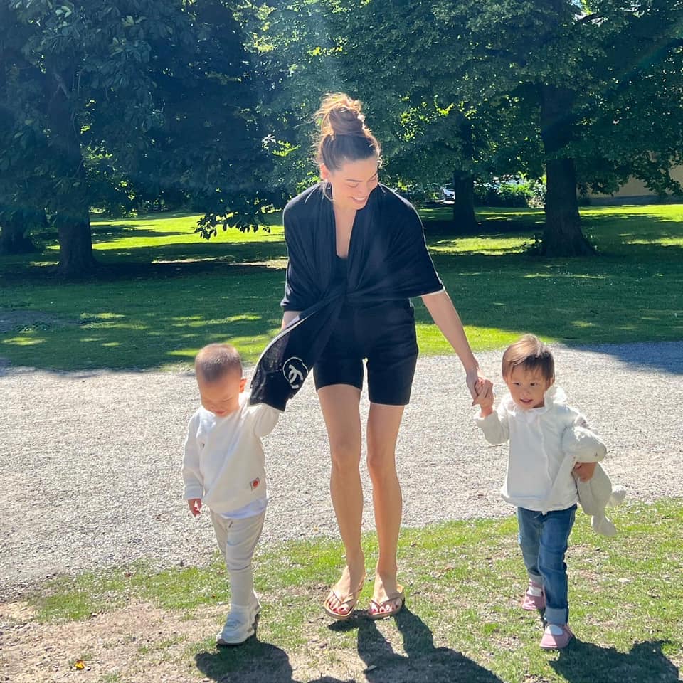 Leon nhà Hồ Ngọc Hà bắn tiếng Anh sành sỏi, đòi mẹ cho ăn cực đáng yêu - Ảnh 2