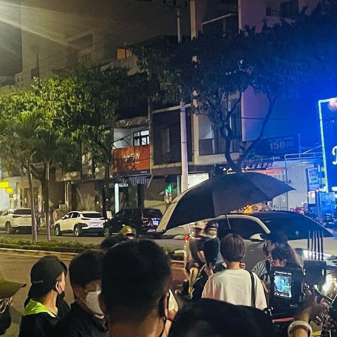 Nửa đêm, một tài tử Hàn bất ngờ xuất hiện tại Đà Nẵng khiến dân tình phấn khích - Ảnh 3