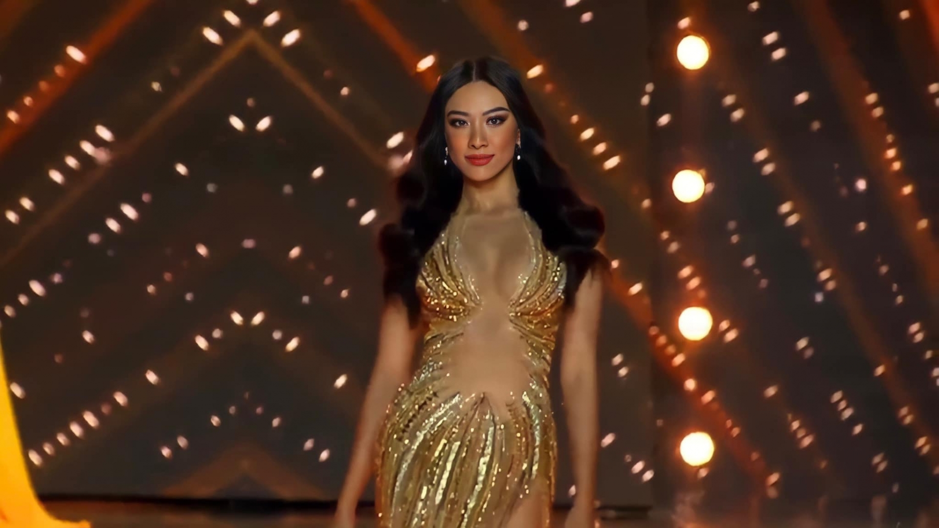 Bán kết Miss Supranational 2022: Vắng tanh khán giả - Ảnh 2