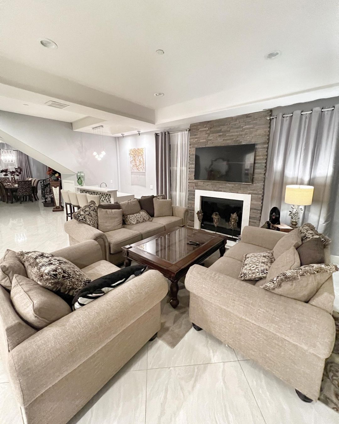 Lệ Quyên - Ảnh 1