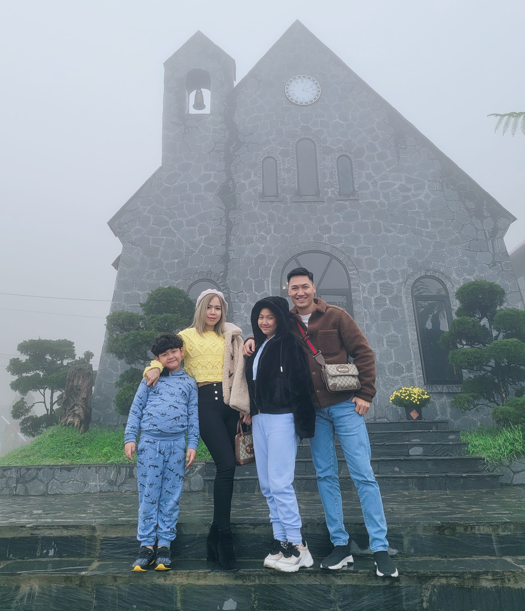 Mạnh Trường kể chuyện tỏ tình hồi cấp 3, vợ đáp: “Mày yêu tao thật á?” - Ảnh 1