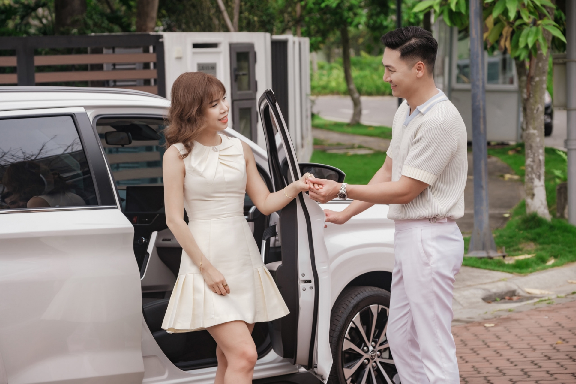 Mạnh Trường kể chuyện tỏ tình hồi cấp 3, vợ đáp: “Mày yêu tao thật á?” - Ảnh 5