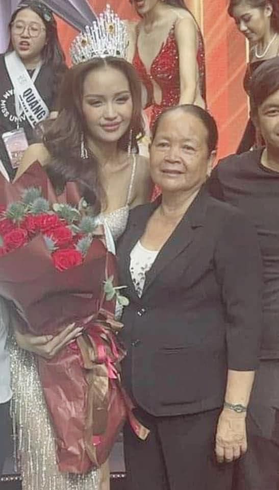 Mẹ Ngọc Châu chia sẻ lý do không sửa nhà, mặc áo cũ dù con đăng quang hoa hậu - Ảnh 2