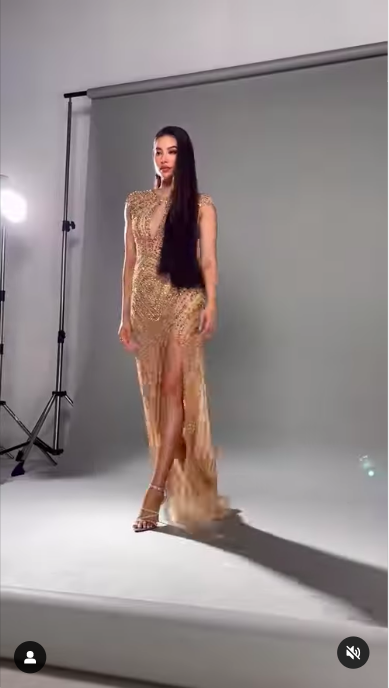 Phạm Hương nói nhường hào quang cho các em nhưng chụp 1000 bộ ảnh mới - Ảnh 1