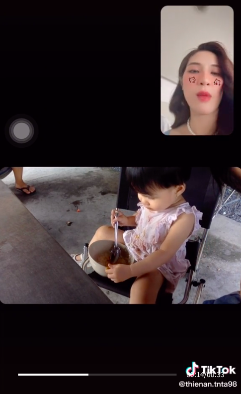 Con gái Jack - Thiên An 14 tháng tuổi đã tự lập làm mọi thứ vì mẹ bận đi làm - Ảnh 3