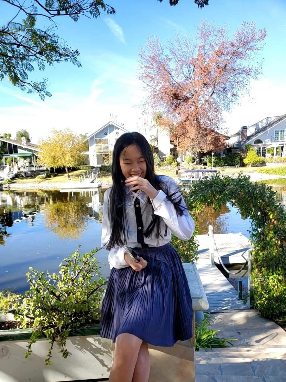 Cháu nội tỷ phú Hoàng Kiều 14 tuổi chân dài miên man, sống giản dị dù là tiểu thư - Ảnh 10