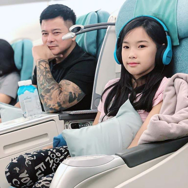 Cháu nội tỷ phú Hoàng Kiều 14 tuổi chân dài miên man, sống giản dị dù là tiểu thư - Ảnh 6