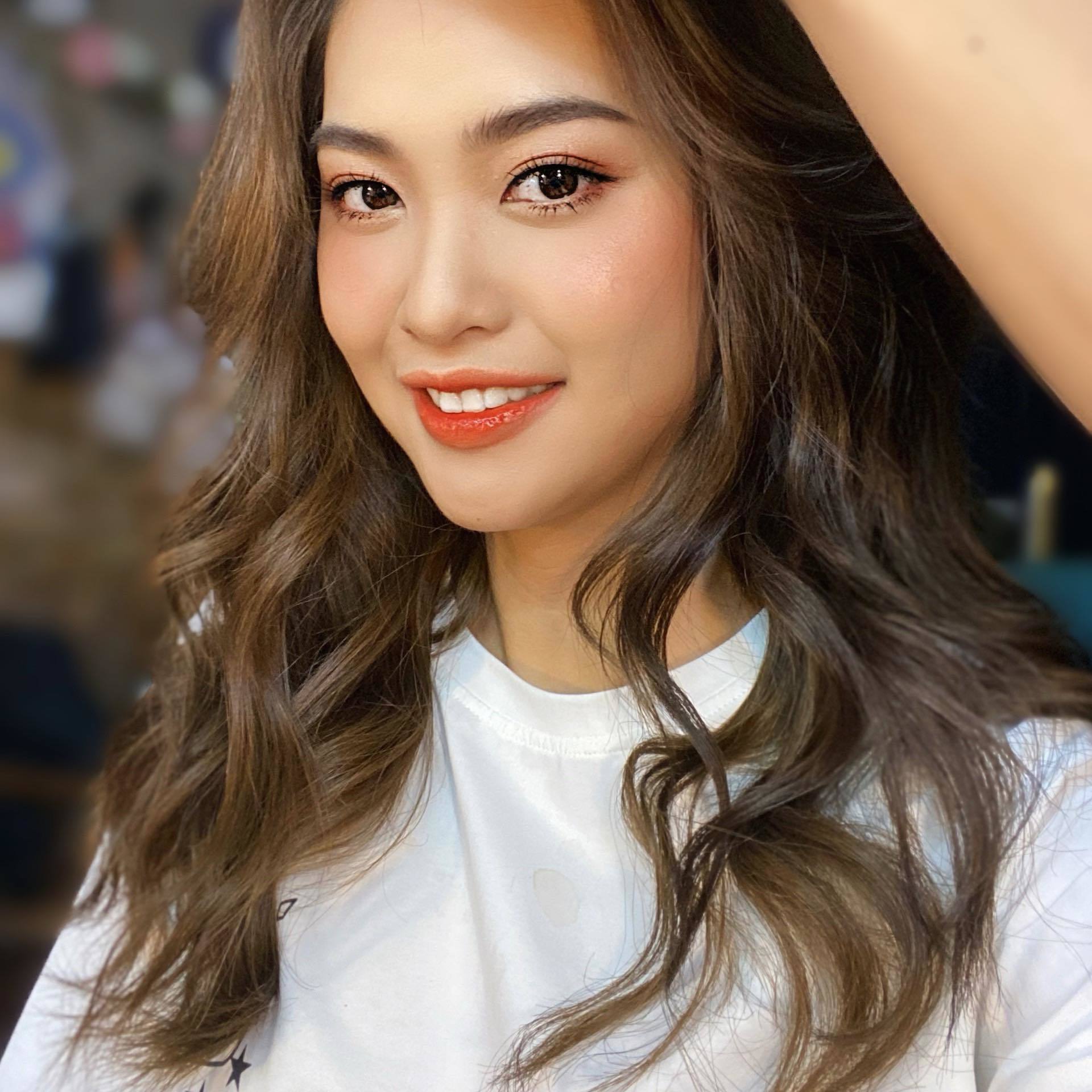 Loạt ảnh thời đi học nhắng nhít của Tân Hoa hậu Nông Thúy Hằng - Ảnh 10