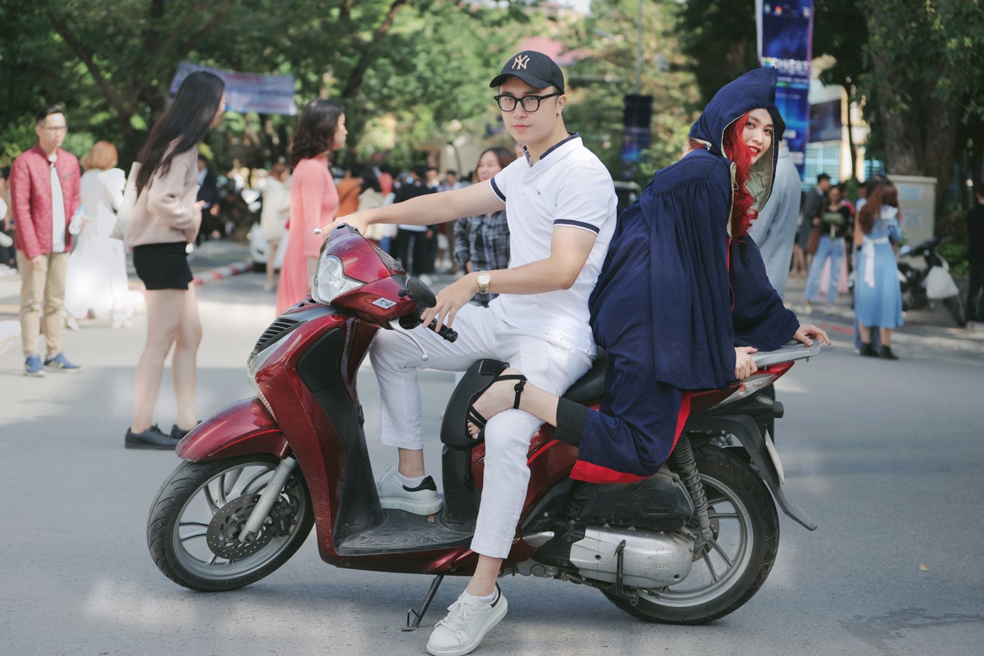 Loạt ảnh thời đi học nhắng nhít của Tân Hoa hậu Nông Thúy Hằng - Ảnh 12