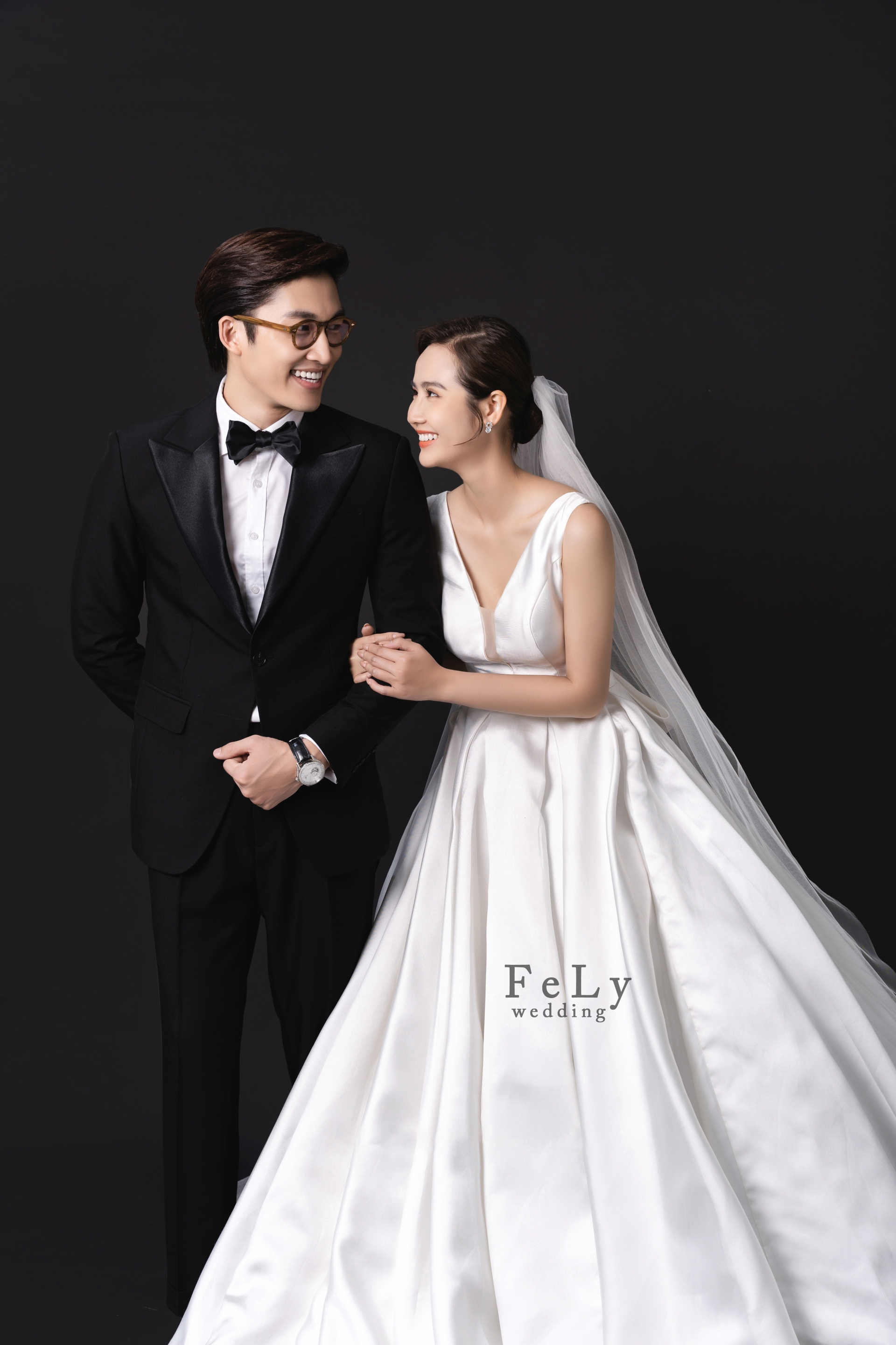 Trọn bộ ảnh cưới đẹp như phim Hàn của Huyền Lizzie - Đình Tú trước kết phim Thương ngày nắng về - Ảnh 1