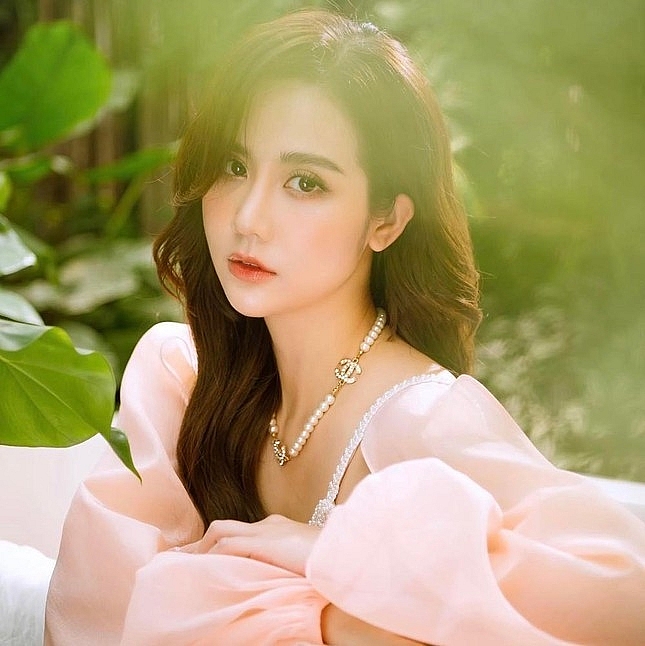 Huyền Lizzie thừa nhận nâng mũi, nhan sắc thăng hạng ra sao? - Ảnh 1