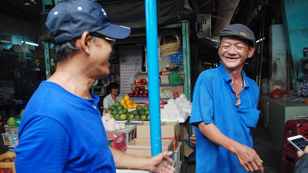 Người quét rác trúng vé số 2,3 tỷ sau 6 năm: Vợ phát 150k/ngày, vẫn còn tiền tỷ trong ngân hàng - Ảnh 1