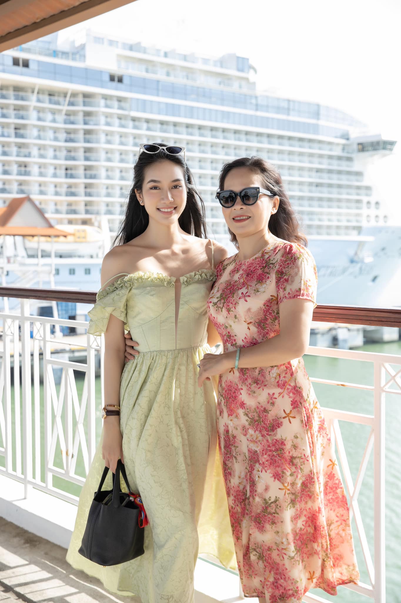 Á hậu Phương Anh 2 lần phải đến đồn cảnh sát khi đi du lịch châu Âu - Ảnh 2