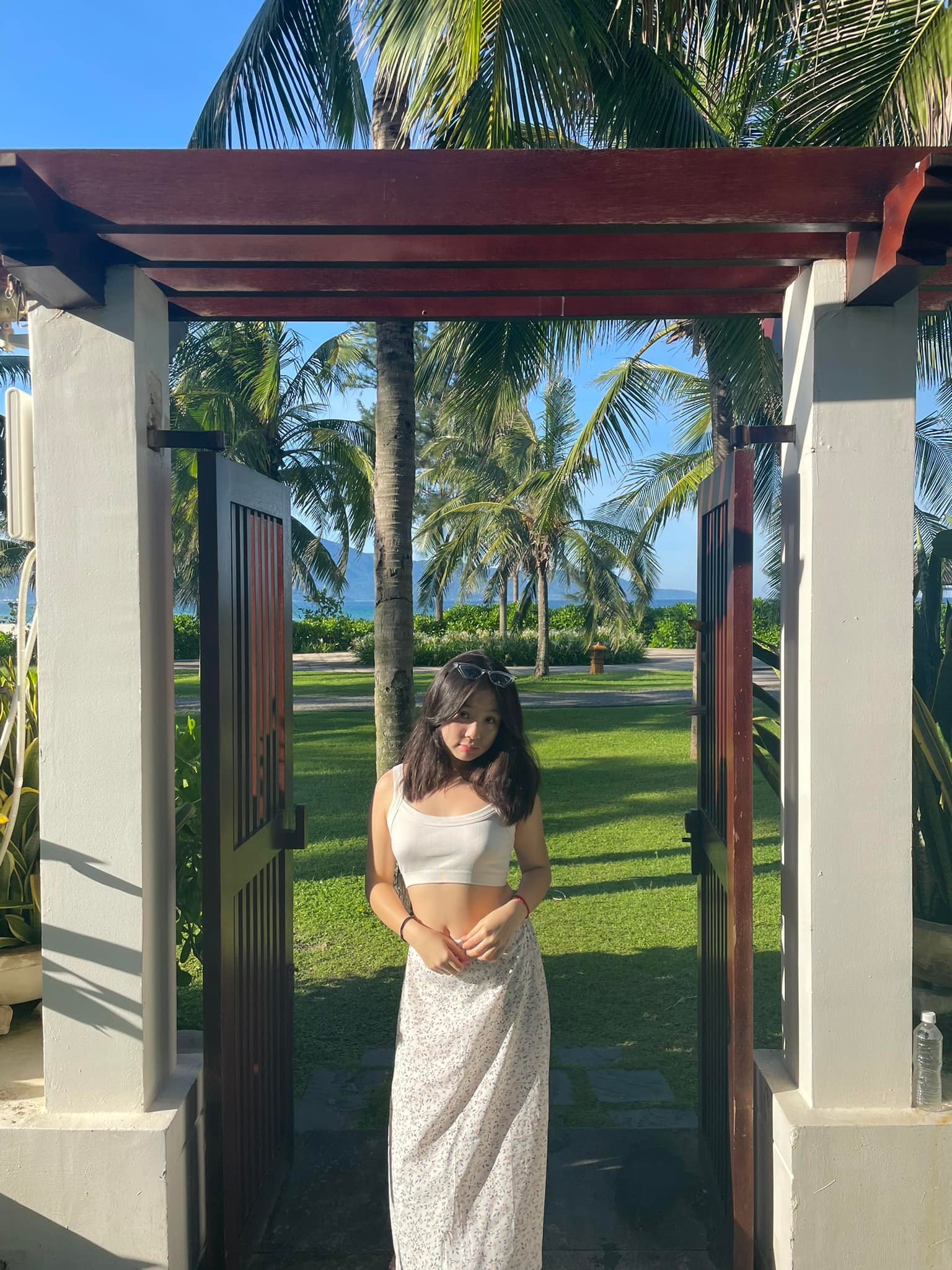 Con gái 19 tuổi của Phượng Chanel ngày càng quyến rũ, chuộng mốt da rám nắng - Ảnh 4