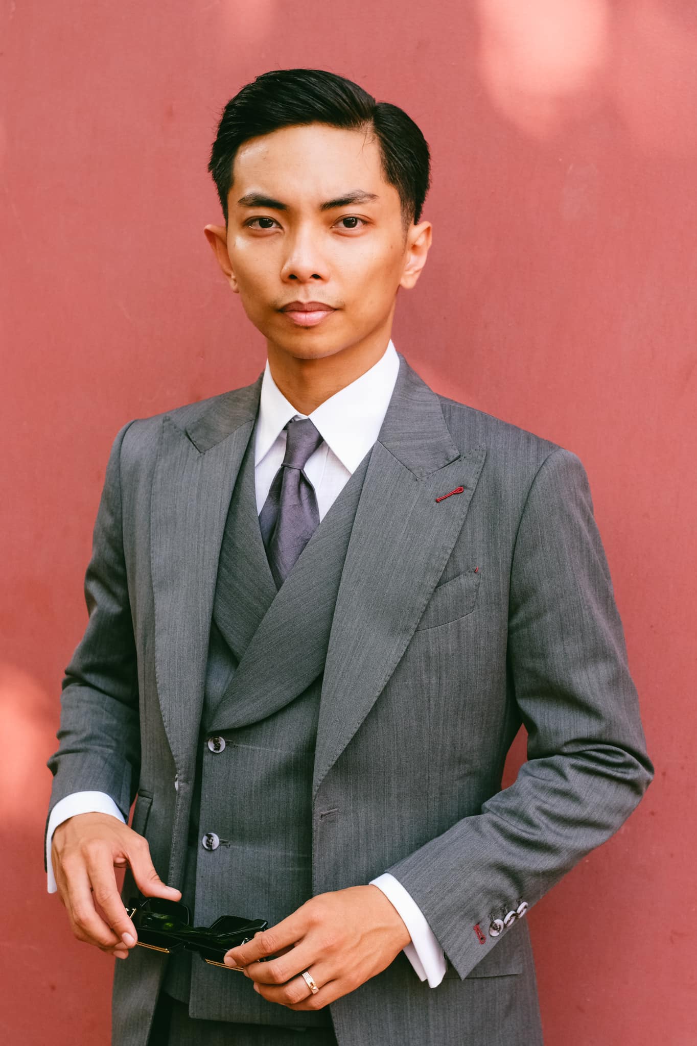 Phan Hiển hóa quý ông bụi bặm trước ngày đưa Khánh Thi sang Pháp chụp ảnh cưới - Ảnh 2