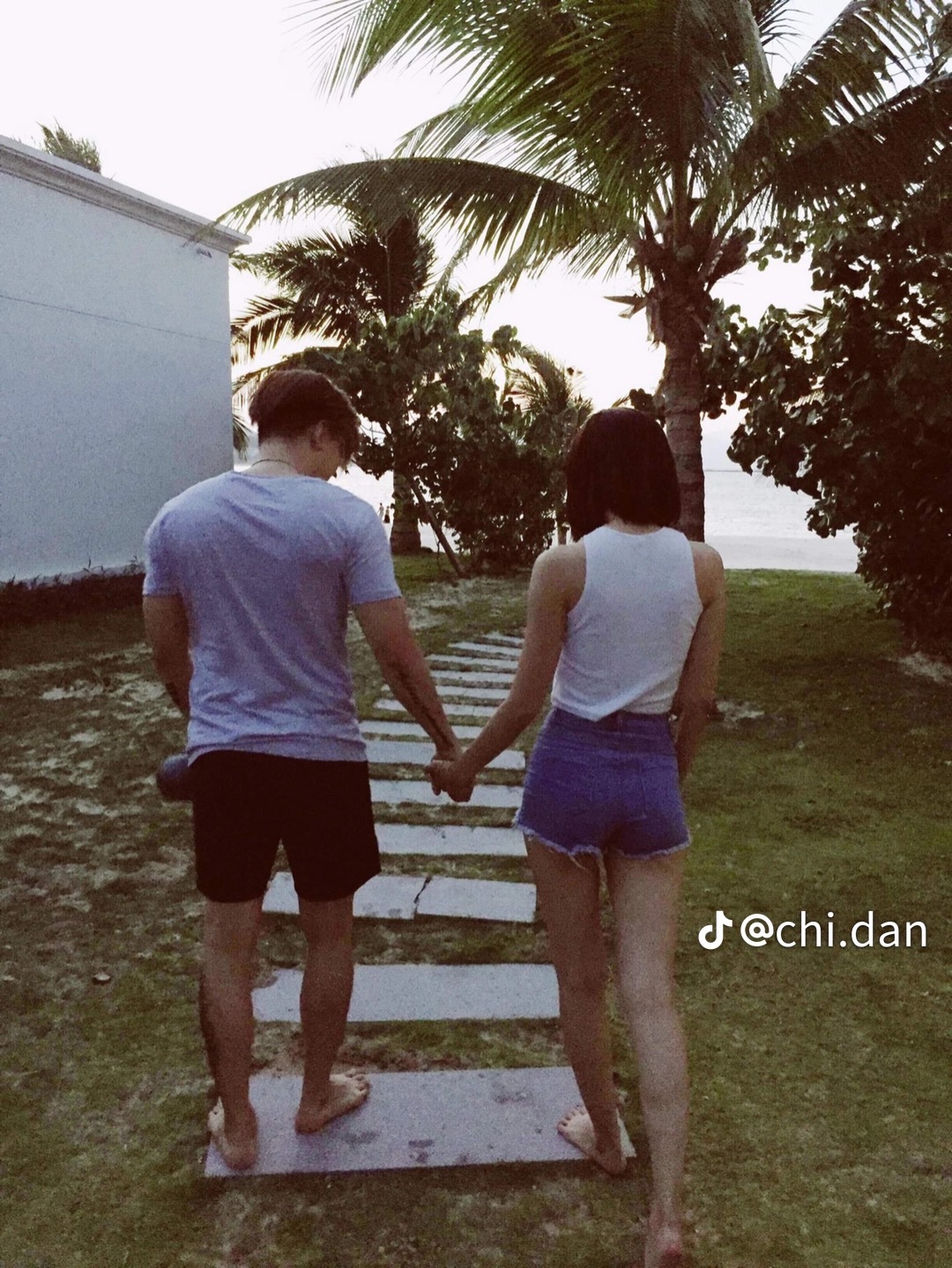 Chi Dân công khai loạt ảnh tình tứ bên người yêu, netizen nháo nhào gọi tên Lan Ngọc - Ảnh 3