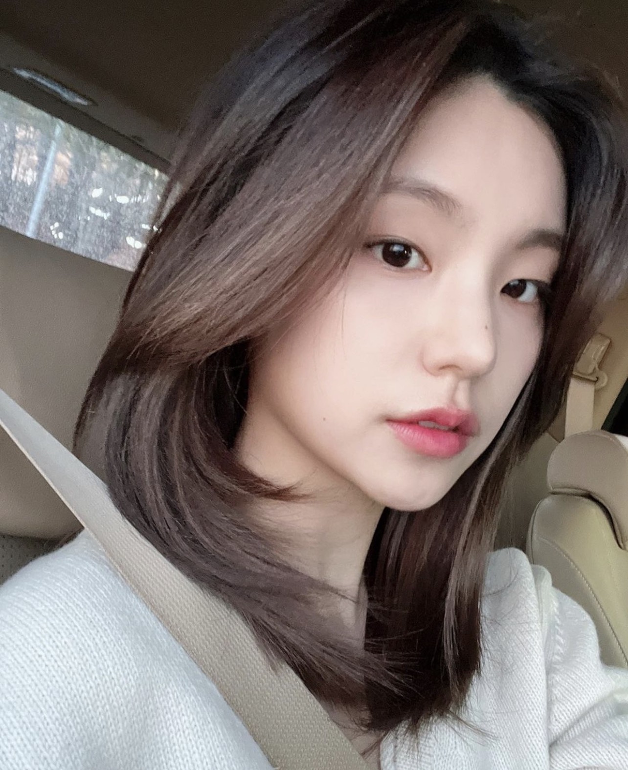 20 kiểu tóc mái bay phù hợp với mọi khuôn mặt? Jennie, Lisa (BLACKPINK) đều đã thử qua! - Ảnh 2