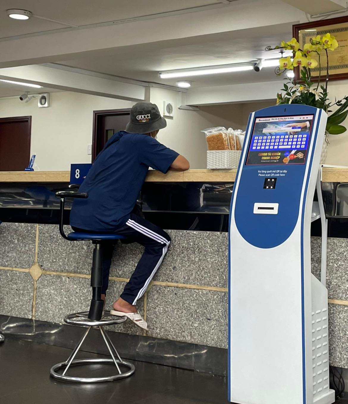 Midu chia sẻ câu chuyện xúc động ở ngân hàng, khiến cô trân trọng mọi ngành nghề - Ảnh 2